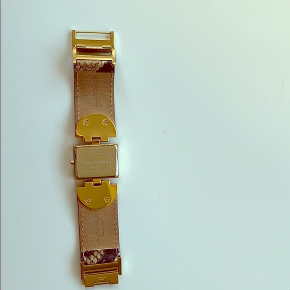 Micheal Kors watch - Picture 2 of 2